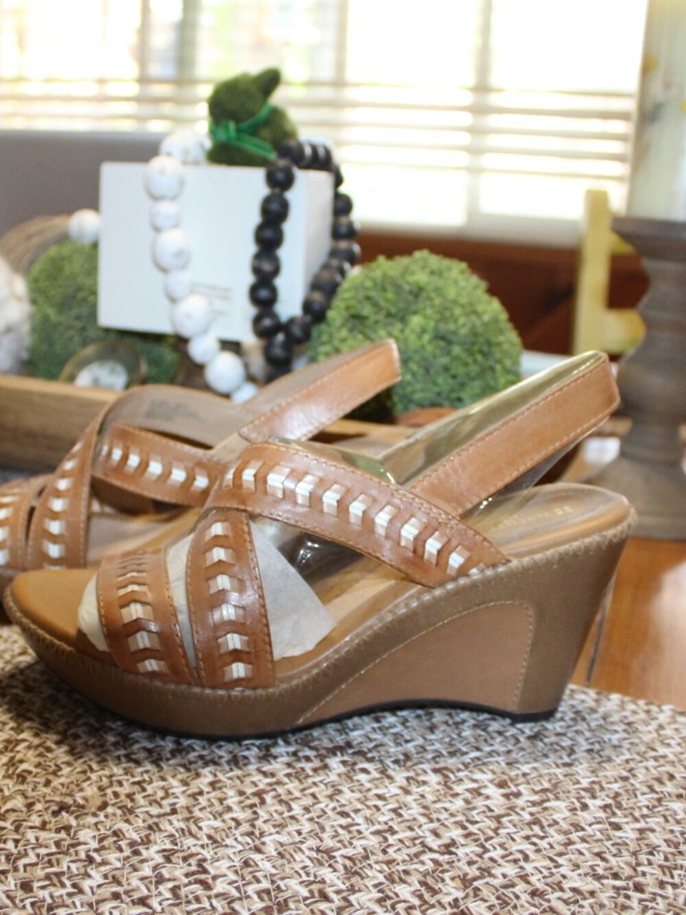 NWOT Naturalizer Oasis Leather Wedge Sandals 9 WIDE STUNNING!! - Picture 2 of 11